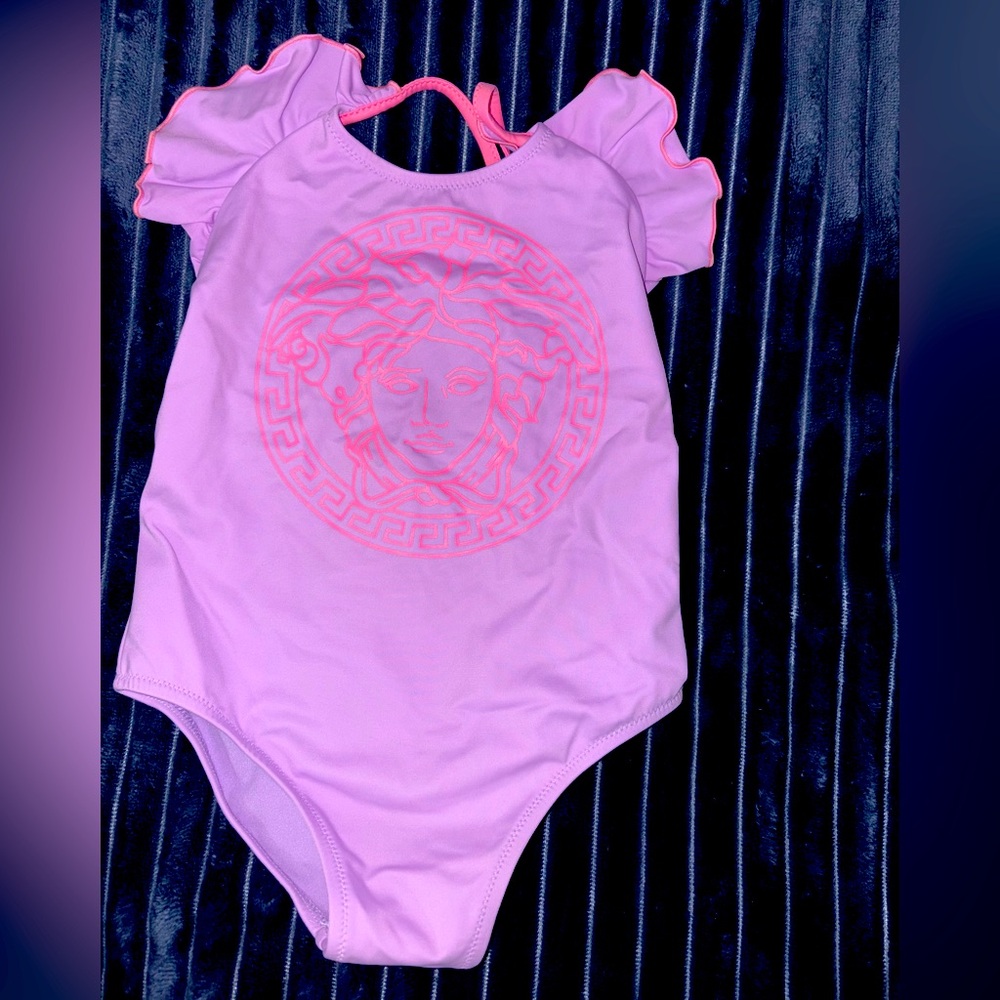 Toddler girl Versace Swim

Size 2T